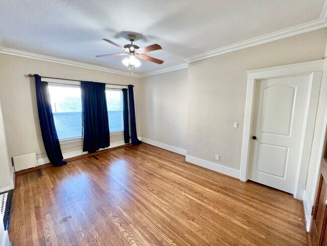 Building Photo - Charming Vintage 1-Bedroom Near Downtown L...