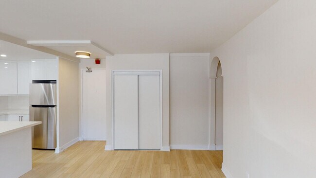 Photo du bâtiment - Weston Road Apartments