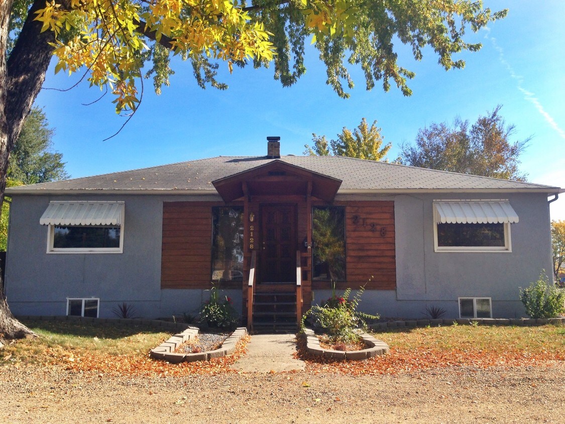 Building Photo - 2128 S Vista Ave