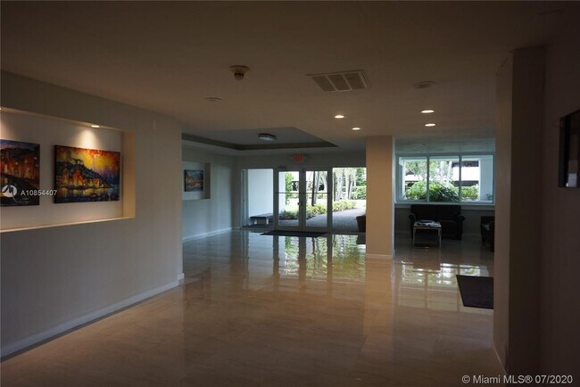 Building Photo - 555  Crandon Blvd 54 Key Biscayne Fl 33149