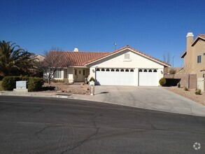 Building Photo - 8620 Dollhouse Dr