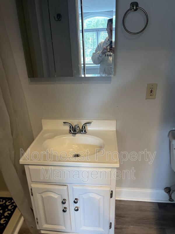 423 King St Unit Eagles Nest 3R, Littleton, MA 01460 Condo for Rent