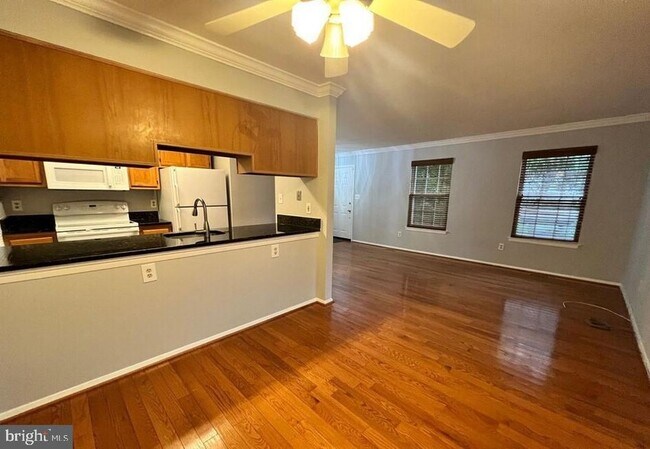 Foto del edificio - 9740 Pleasant Gate Ln