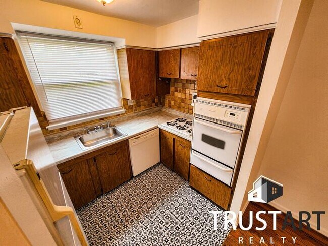 Building Photo - 2 bedroom apartment in NE Philadelphia