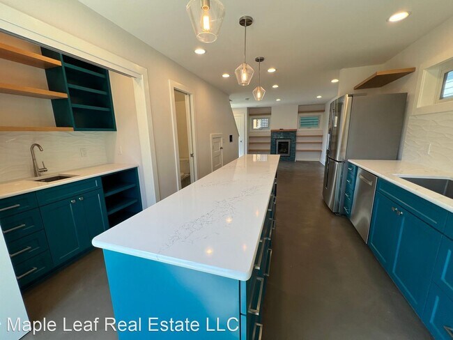 Building Photo - 2 br, 2.5 bath House - 2852 NW 67th St. Se...