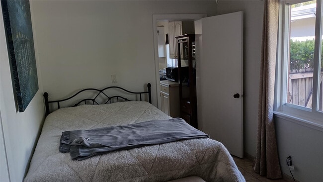 Foto del edificio - 803 NE 21st Dr