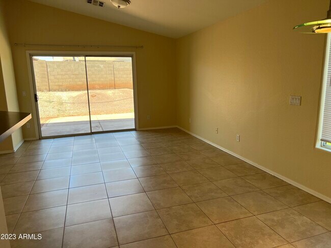 Foto del edificio - 1555 S 229th Ct