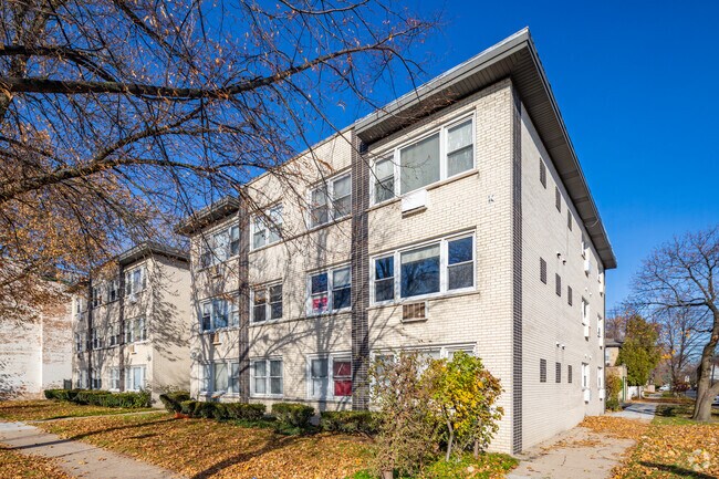 Foto del edificio - 2700-2702 W Pratt Ave