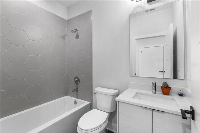 Foto del edificio - 2 bedroom in Chicago IL 60612