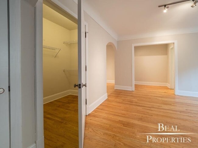 Building Photo - 0 bedroom in CHICAGO IL 60647