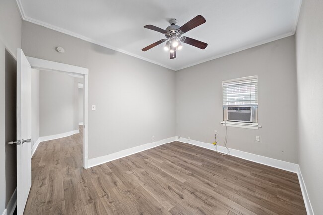 Building Photo - 4618 McKinney St