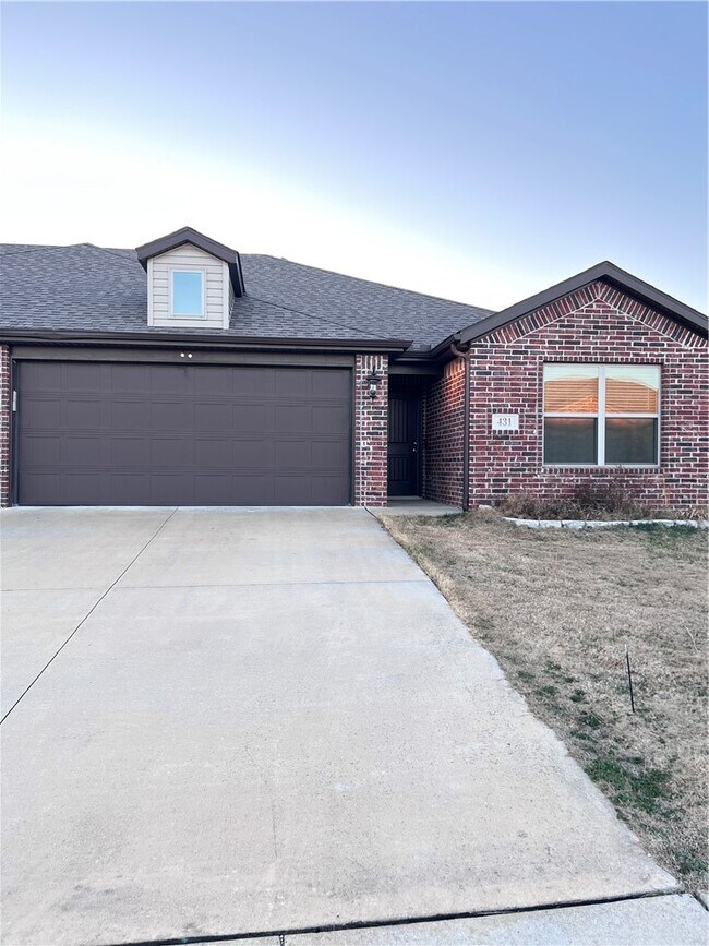 Foto del edificio - 431 Red Robin St