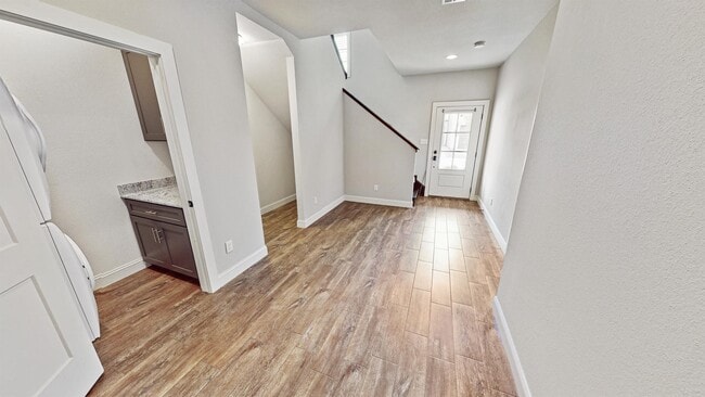 Building Photo - 203 Brentwood Dr