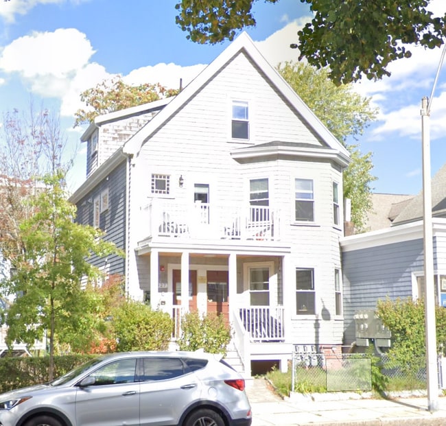 Building Photo - 327 Highland Ave