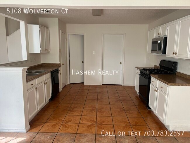Foto del edificio - Stunning 3 Bedroom 2.5 Bath Home Available...