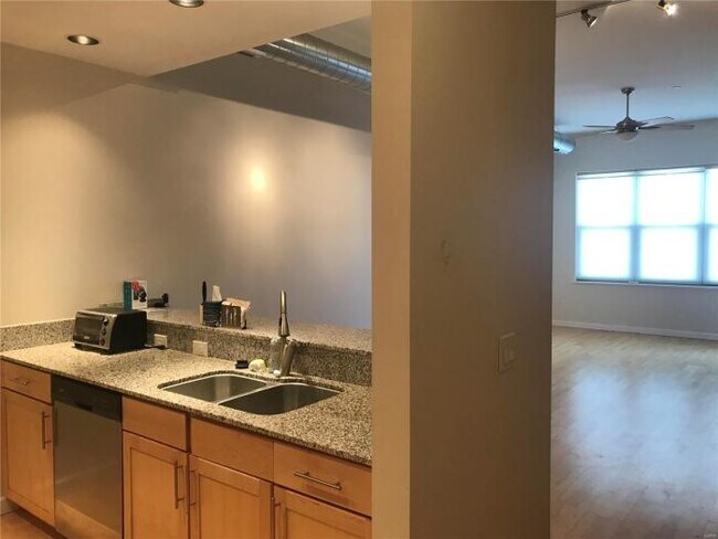 Foto del edificio - 1 bedroom in St Louis MO 63141