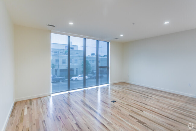 1 BR, 1 BA - 793SF - Madison Lofts