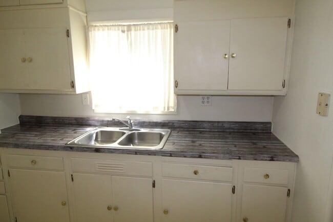 Foto del edificio - 18002 E Boone Ave