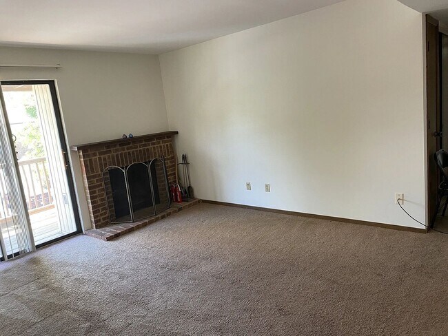 Foto del edificio - 1531 Springlet Ct