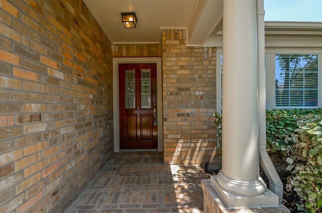 Building Photo - 20815 Cottage Cove Ln