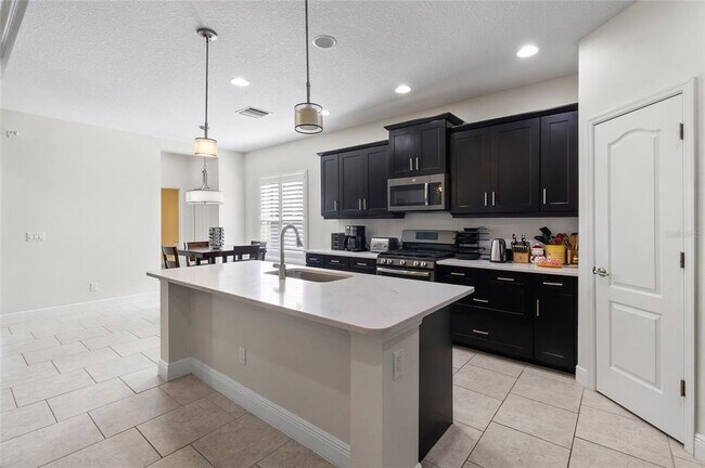 Building Photo - 12335 Whisper Lake Dr