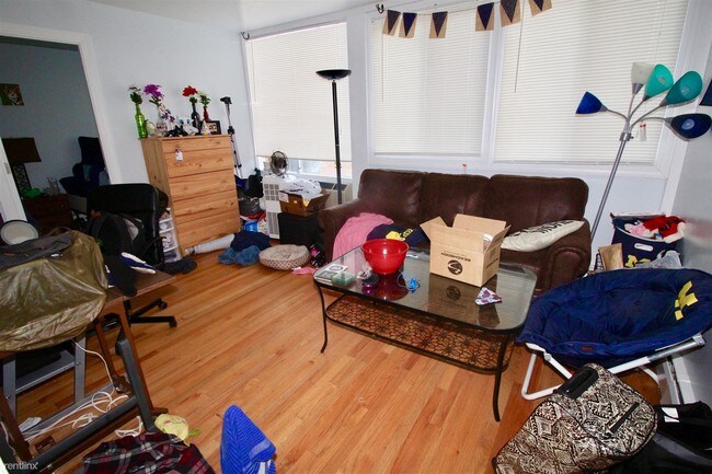 Foto del edificio - 908 Oakland Ave