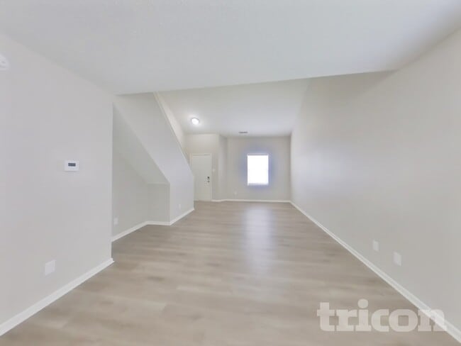 Foto del edificio - 2301 Harvest Moon Dr