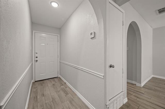 Building Photo - 7704 Mary Dr