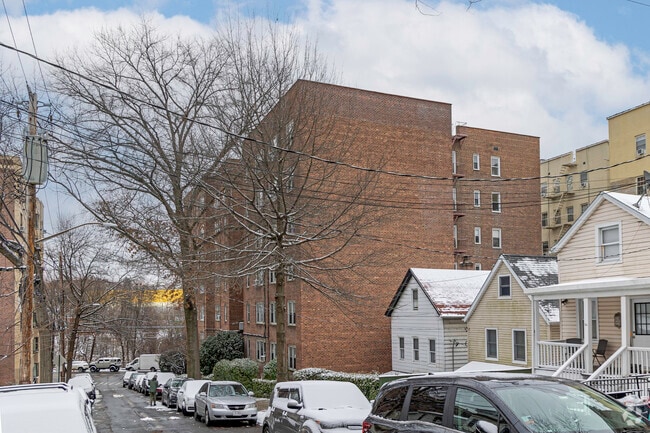 Building Photo - 4265 Webster Ave