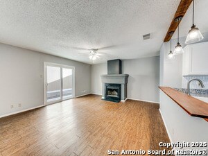 Foto del edificio - 8248 Longhorn Ridge Dr