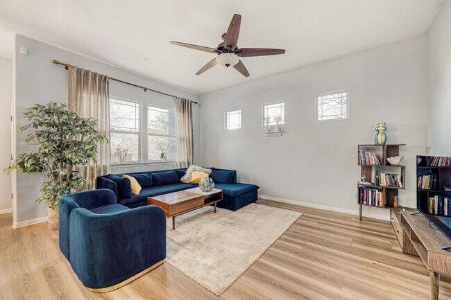 Foto del edificio - 1009 Taulbee Ln