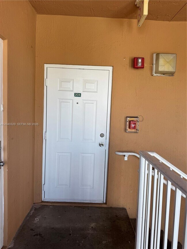 Foto del edificio - 17640 NW 73rd Ave