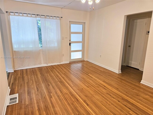 Foto del edificio - 6624 SW 78th Terrace