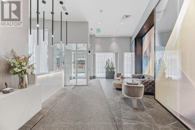 Building Photo - 219 Dundas St E