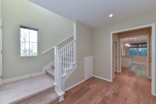 Foto del edificio - 3b/2.5b Cypress Village Irvine House for rent