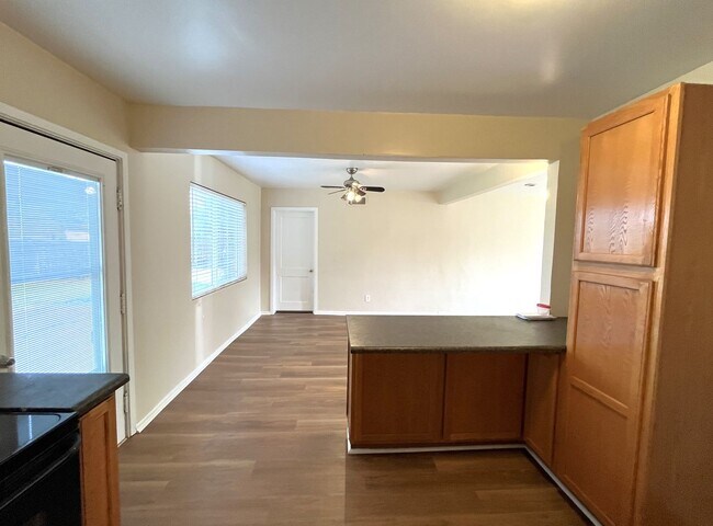 Building Photo - Great 3 Bedroom Home in Hoffman Town in Au...