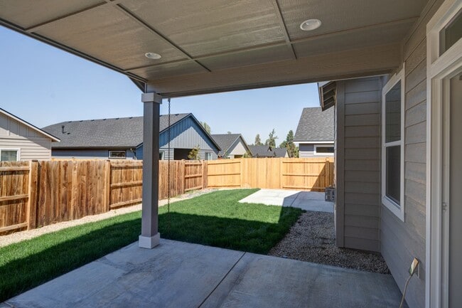 Building Photo - 20460 SE Senden Ln