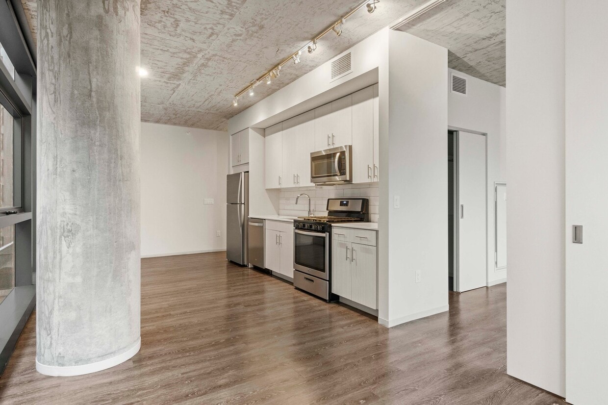 Photo - 712 S Clark St (Chicago, IL)