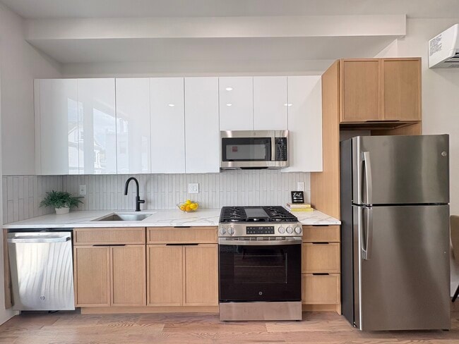 40 Lembeck Ave 206 - 42 Lembeck Ave