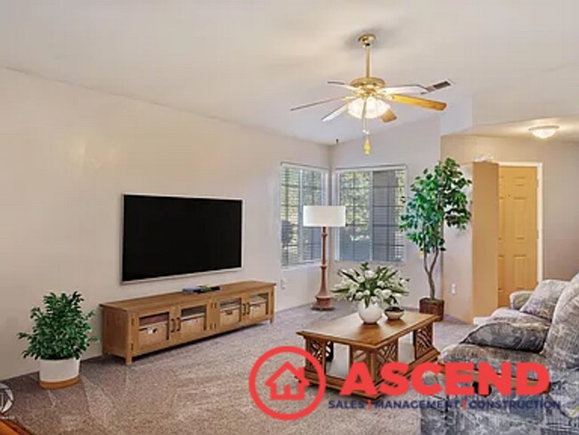 Building Photo - Beautiful 3 Bedroom Home In Rosedale Area!