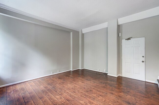 Building Photo - 2 Bedroom Condo in Fourth Ward!