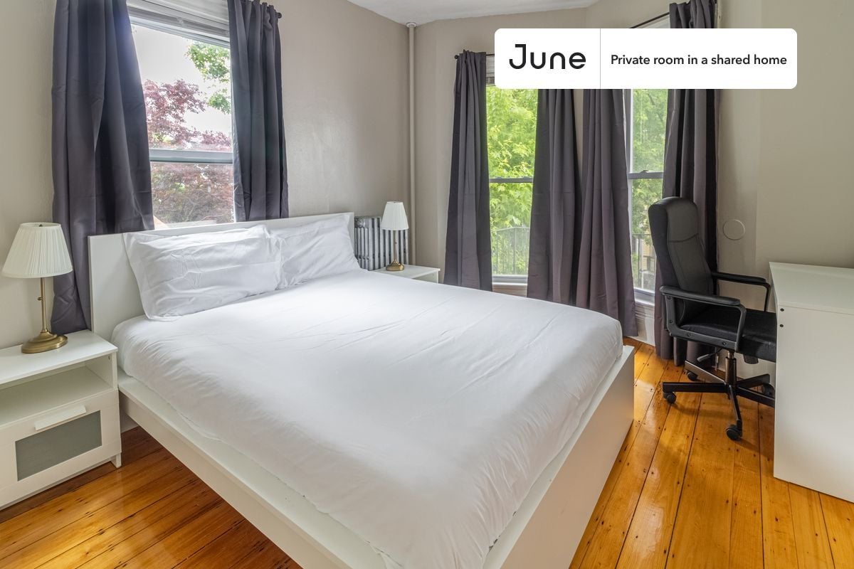 Private bedroom in 4 bed/1 bath Home - Private bedroom in 4 bed/1 bath Home