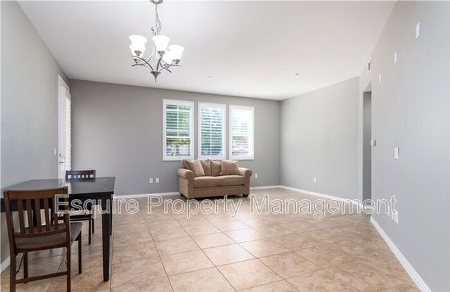 Foto del edificio - 243 Riverdale Ct