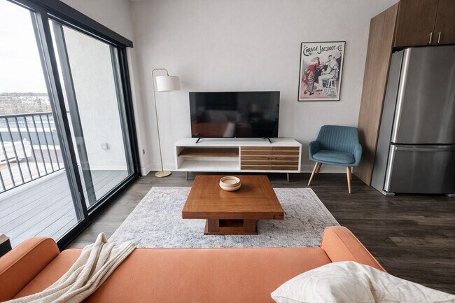 Foto del edificio - 4802 Capitol Ave