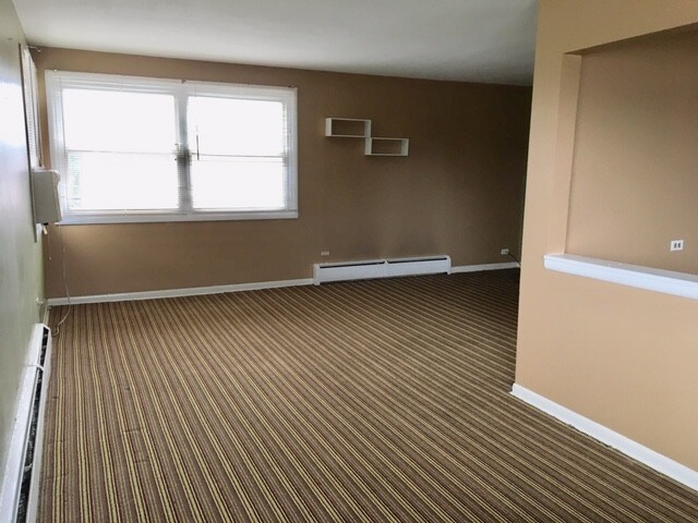 Foto principal - 8754 Elmore St