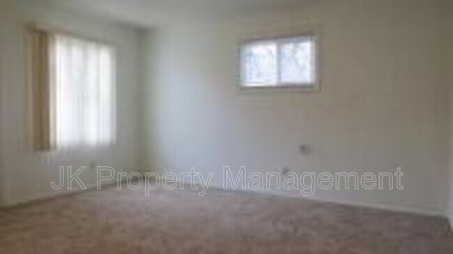 Foto del edificio - 1322 1st Ave NW