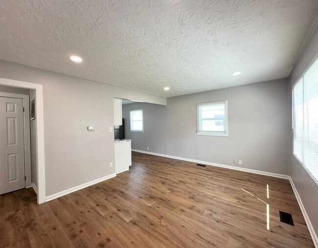 Foto del edificio - 2288 N Moreland Ave