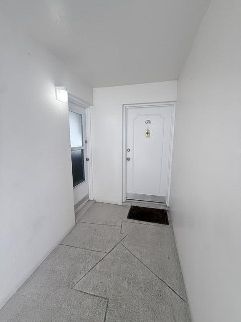Building Photo - 2555 NE 11th St