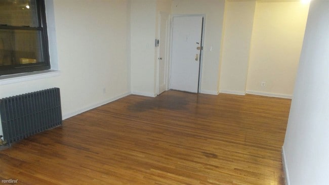 Building Photo - 6221 Woodhaven Blvd