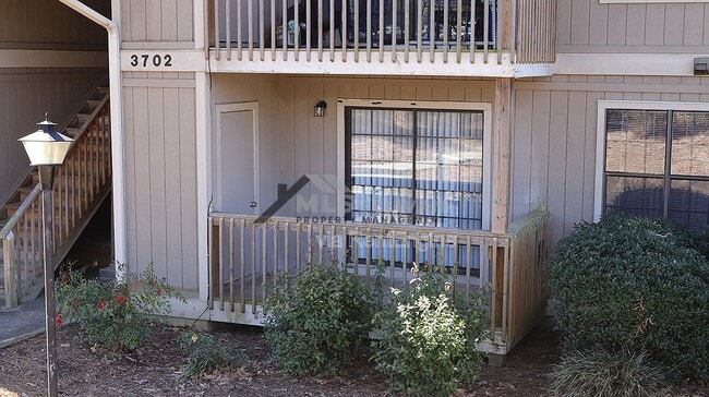 Foto del edificio - 3702 Chimney Ridge Pl